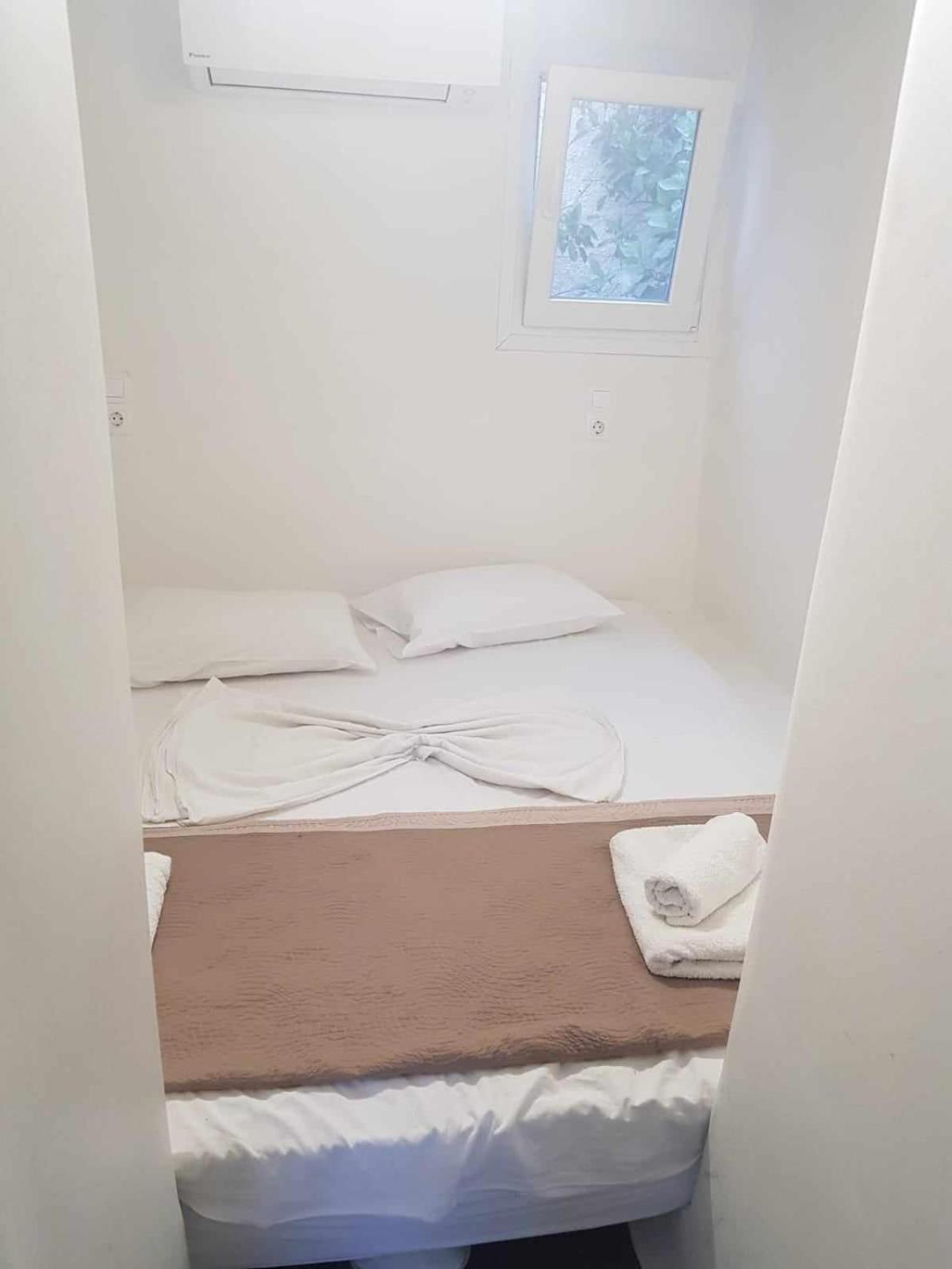 Mykonos Vibes Airport Studios And Apartments Mykonos Town Bagian luar foto