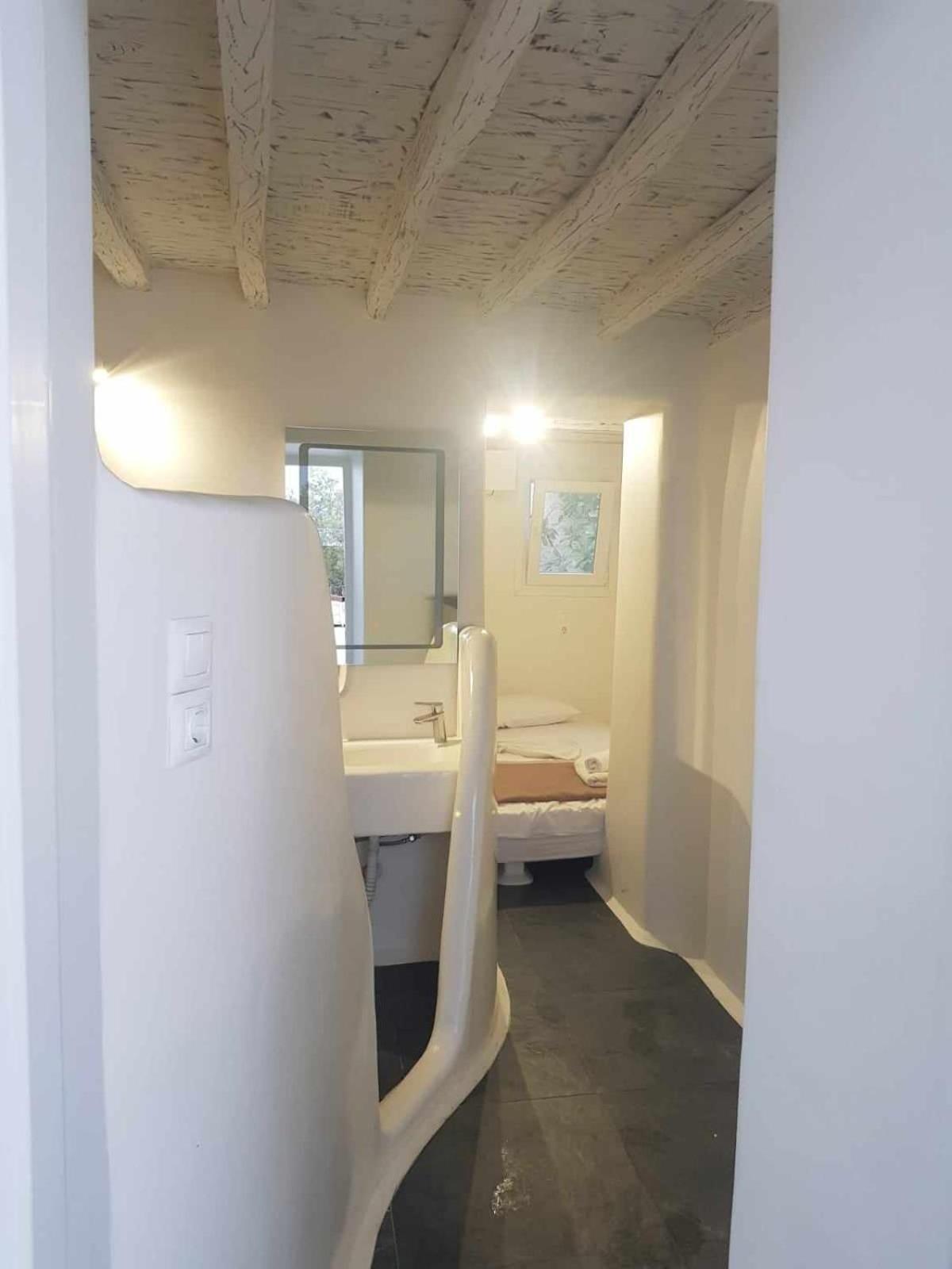 Mykonos Vibes Airport Studios And Apartments Mykonos Town Bagian luar foto