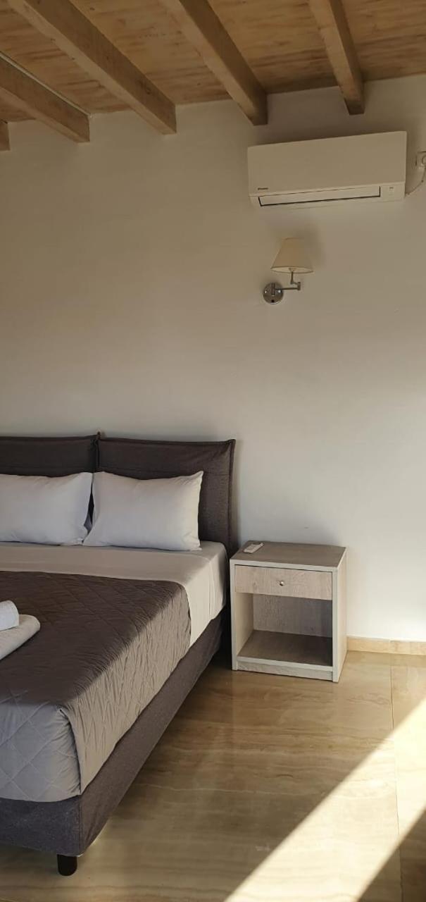 Mykonos Vibes Airport Studios And Apartments Mykonos Town Bagian luar foto