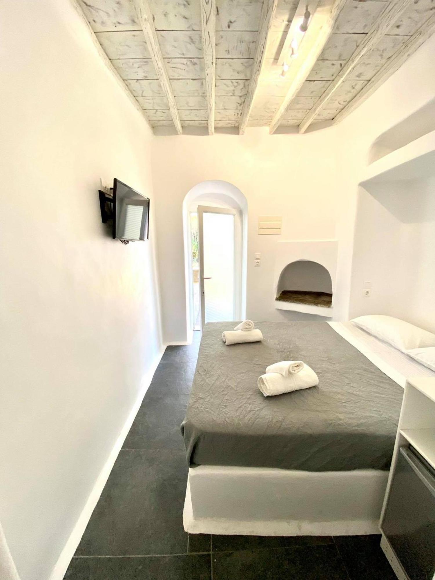 Mykonos Vibes Airport Studios And Apartments Mykonos Town Bagian luar foto