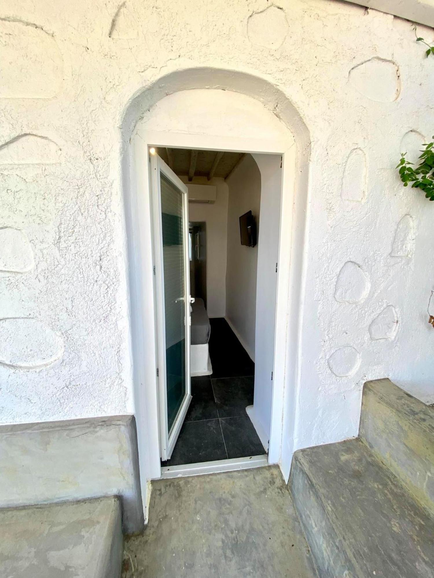 Mykonos Vibes Airport Studios And Apartments Mykonos Town Bagian luar foto