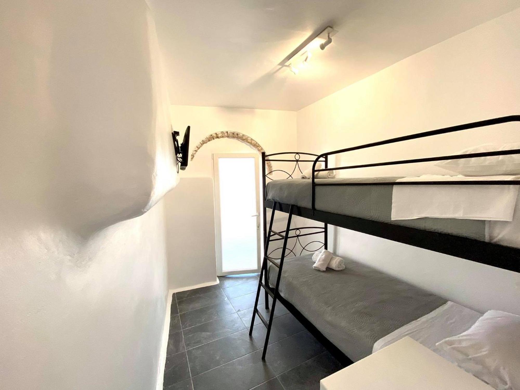 Mykonos Vibes Airport Studios And Apartments Mykonos Town Bagian luar foto