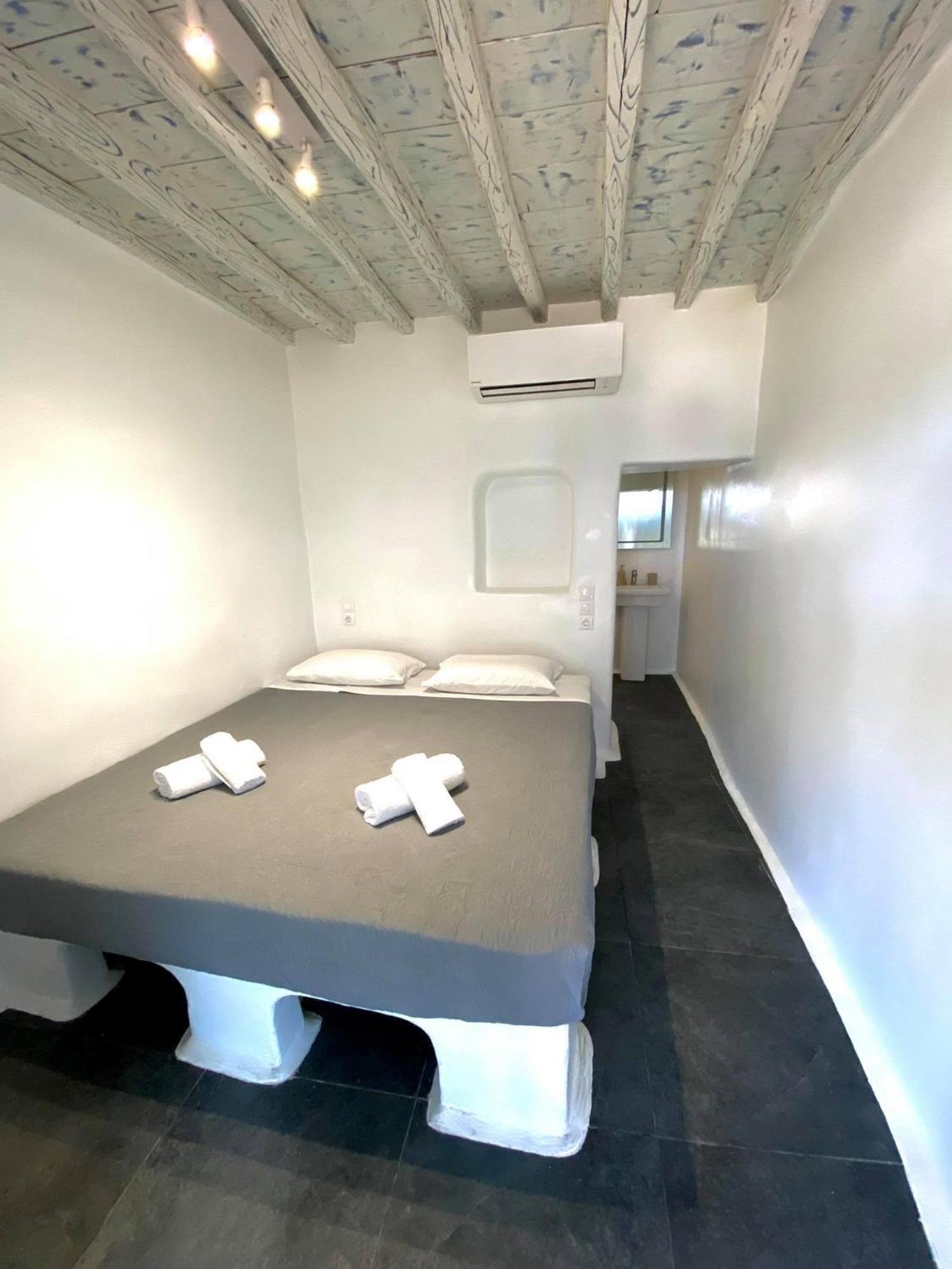Mykonos Vibes Airport Studios And Apartments Mykonos Town Bagian luar foto