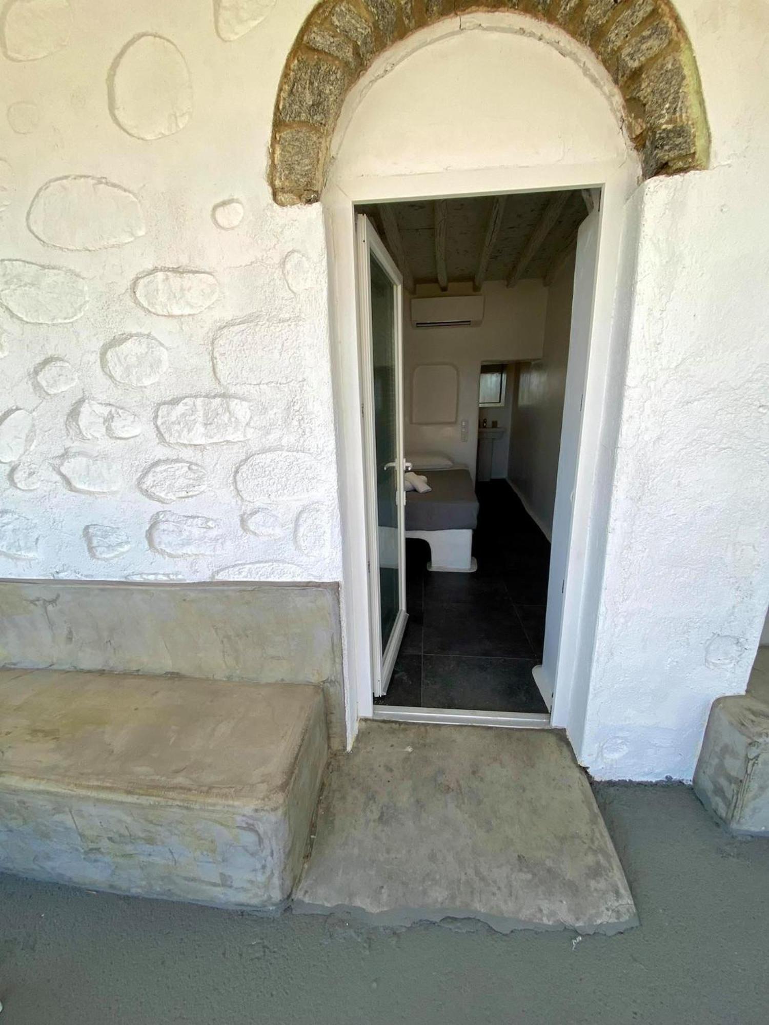 Mykonos Vibes Airport Studios And Apartments Mykonos Town Bagian luar foto