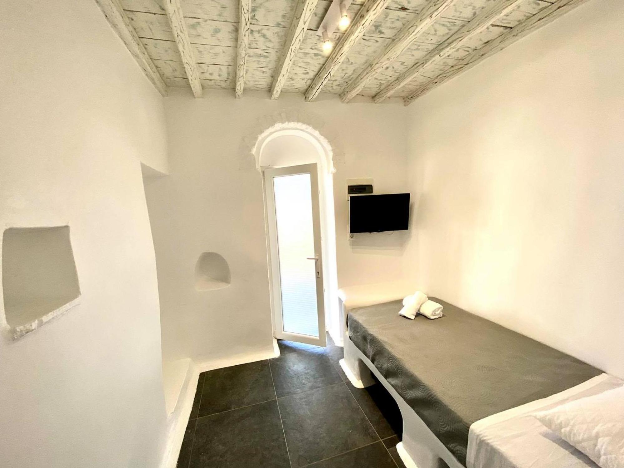 Mykonos Vibes Airport Studios And Apartments Mykonos Town Bagian luar foto