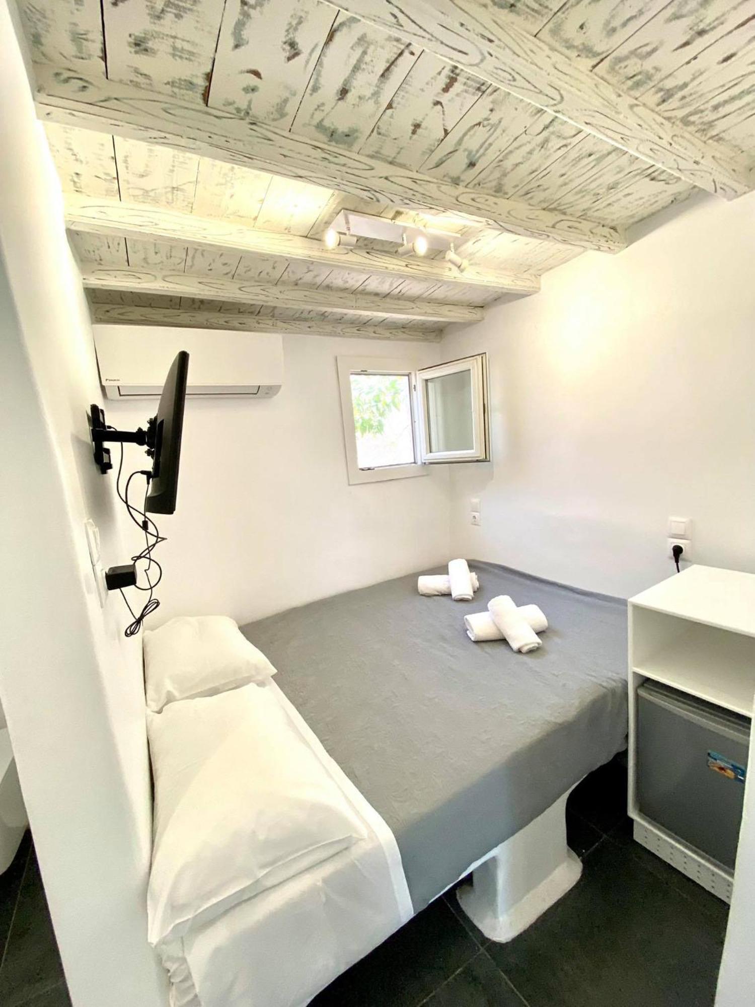 Mykonos Vibes Airport Studios And Apartments Mykonos Town Bagian luar foto