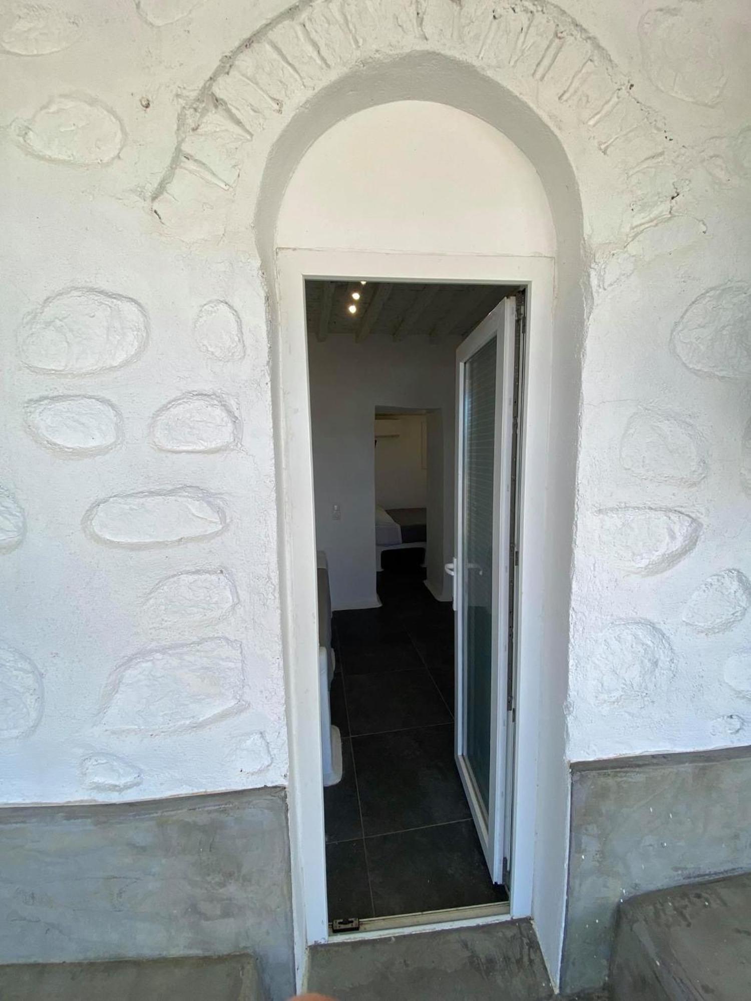 Mykonos Vibes Airport Studios And Apartments Mykonos Town Bagian luar foto