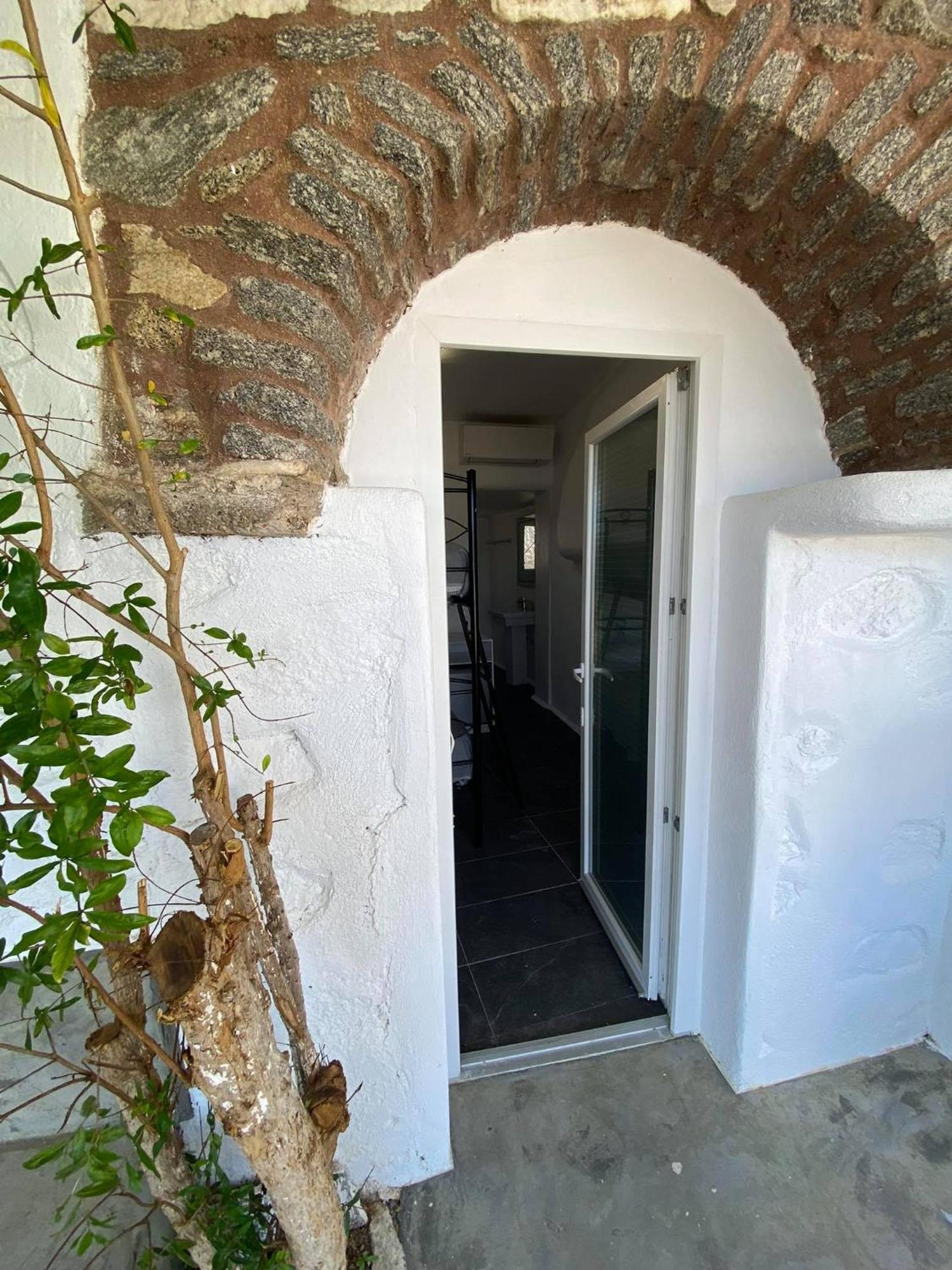 Mykonos Vibes Airport Studios And Apartments Mykonos Town Bagian luar foto