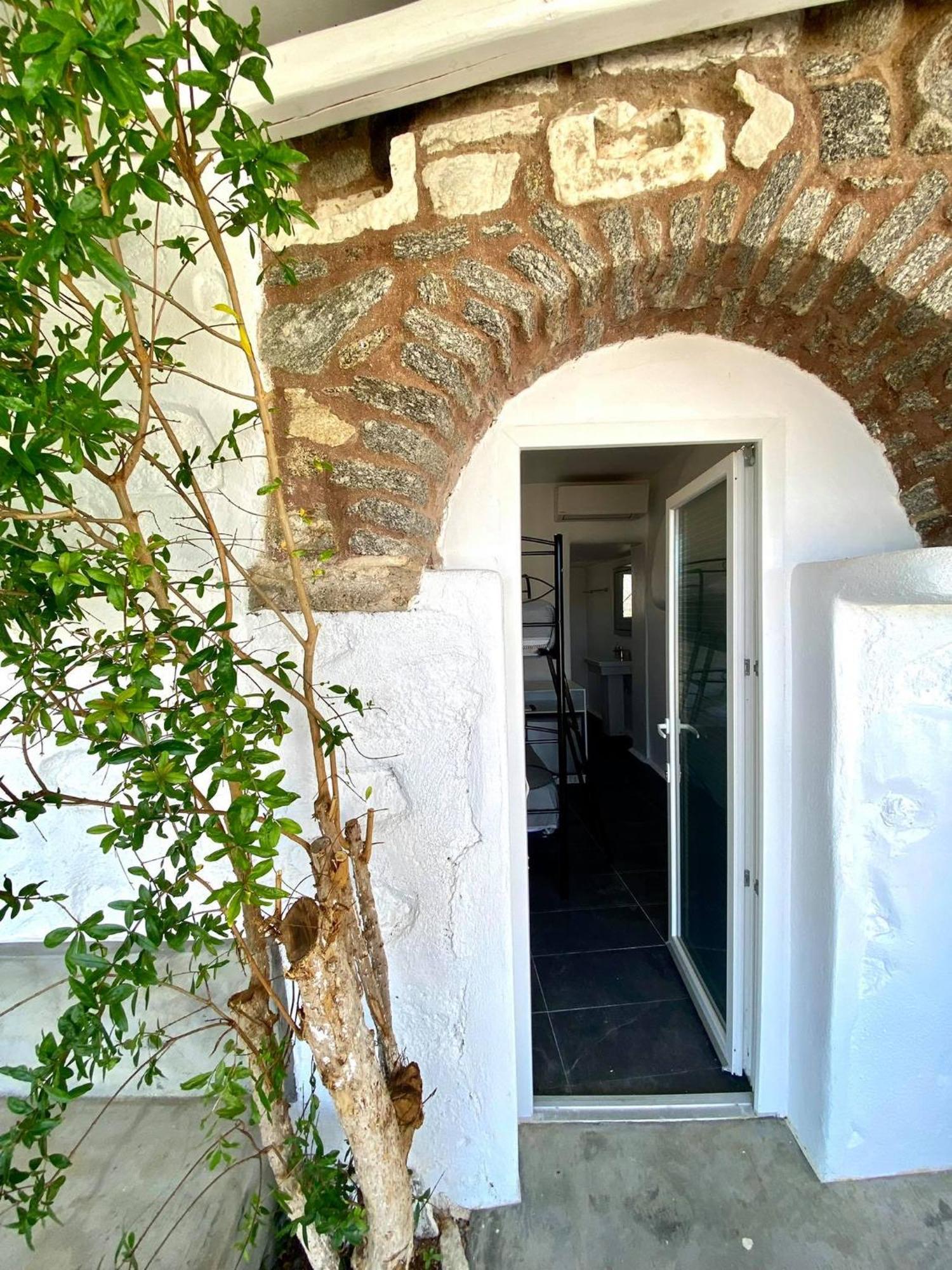 Mykonos Vibes Airport Studios And Apartments Mykonos Town Bagian luar foto