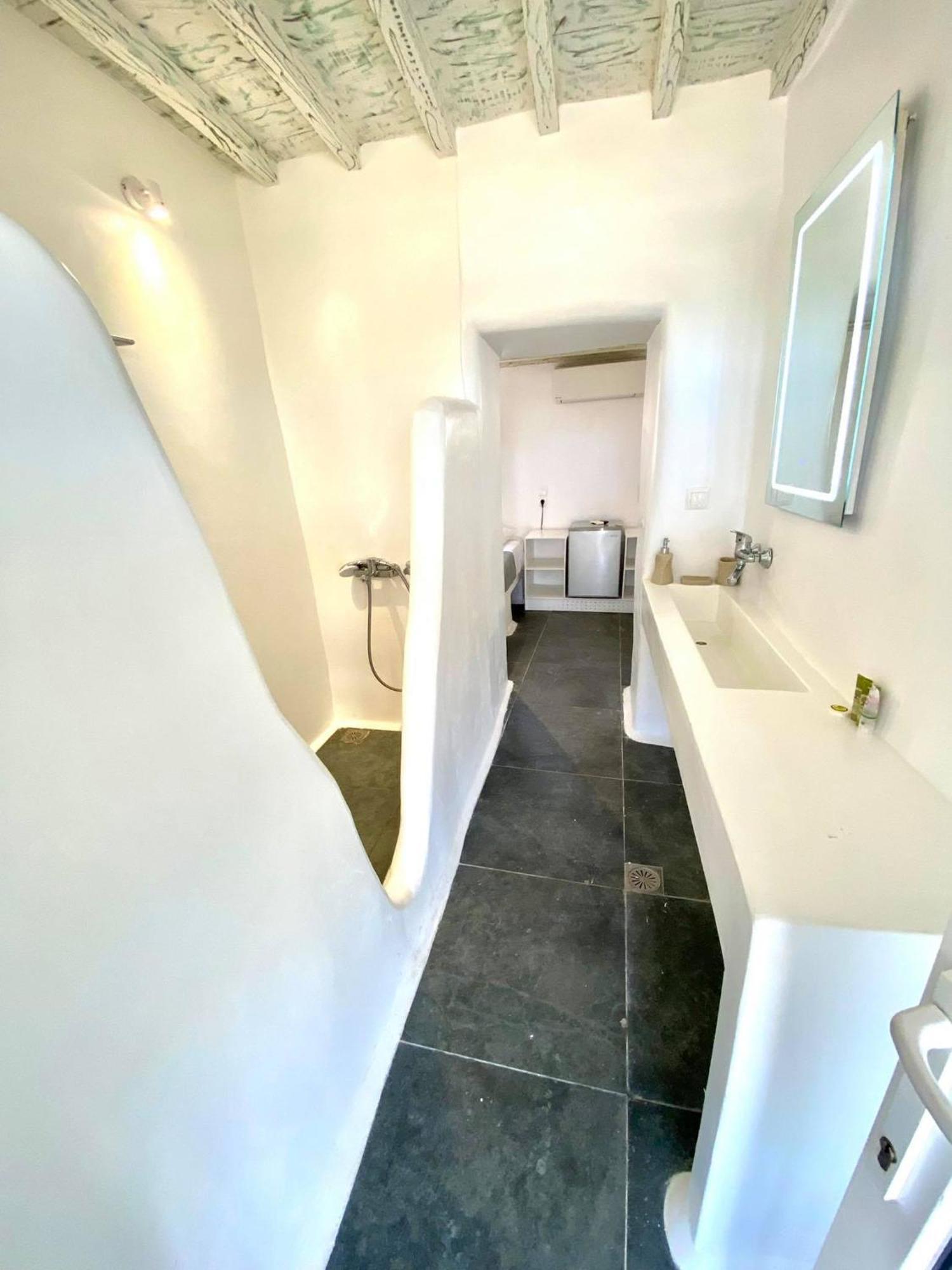 Mykonos Vibes Airport Studios And Apartments Mykonos Town Bagian luar foto