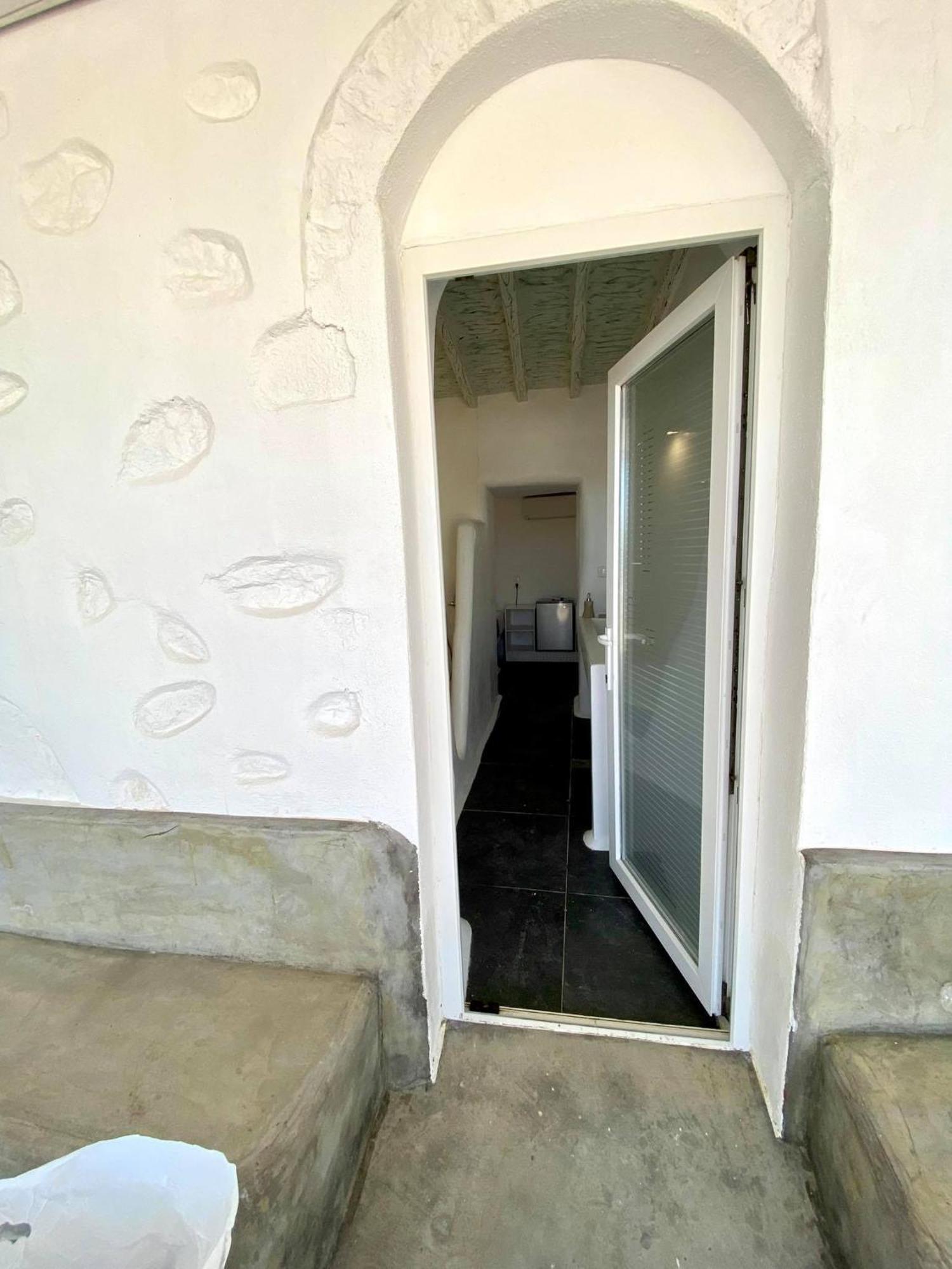 Mykonos Vibes Airport Studios And Apartments Mykonos Town Bagian luar foto