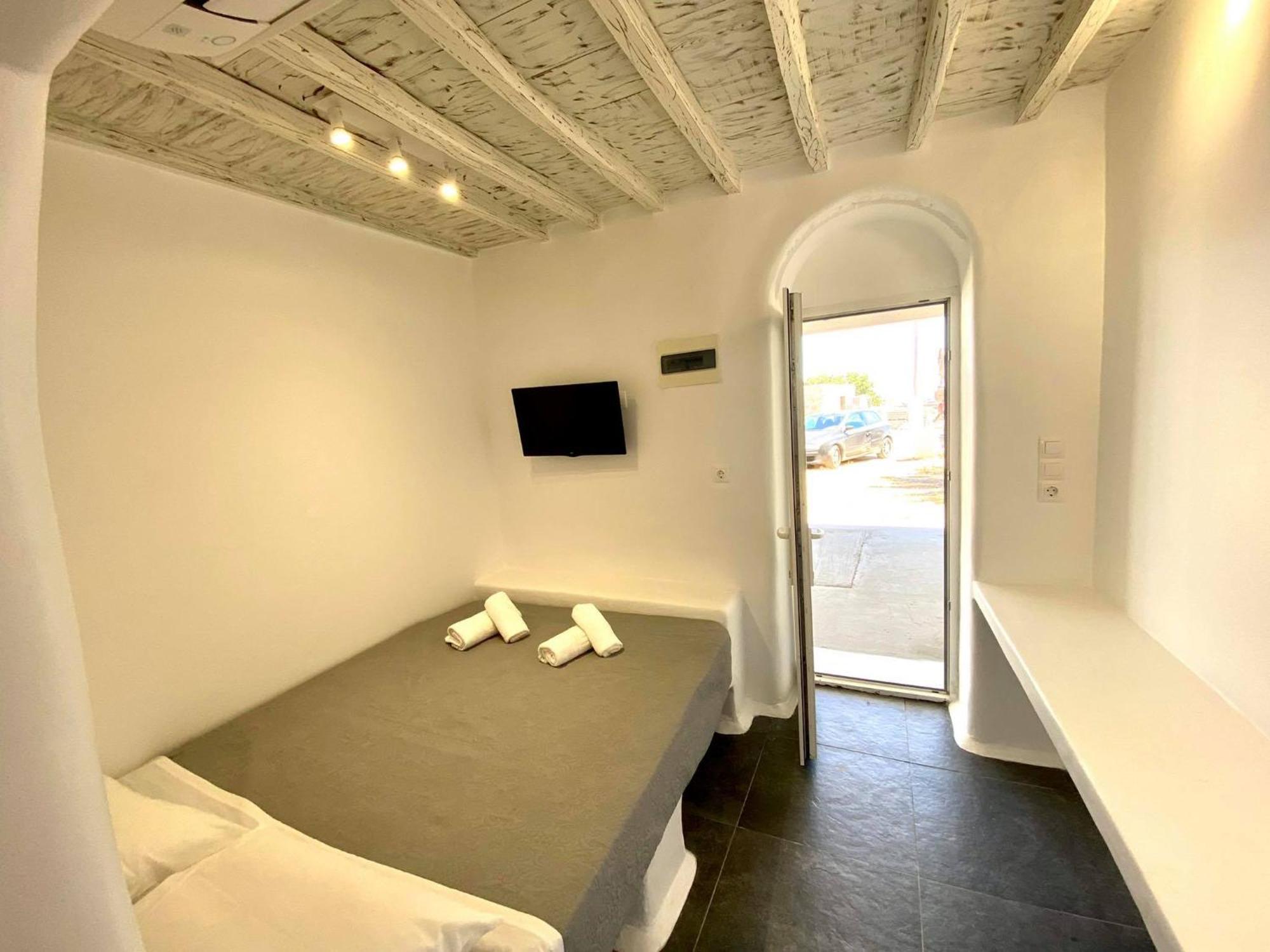 Mykonos Vibes Airport Studios And Apartments Mykonos Town Bagian luar foto