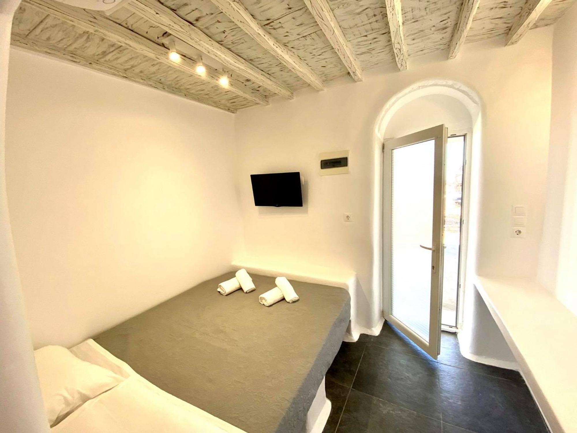 Mykonos Vibes Airport Studios And Apartments Mykonos Town Bagian luar foto