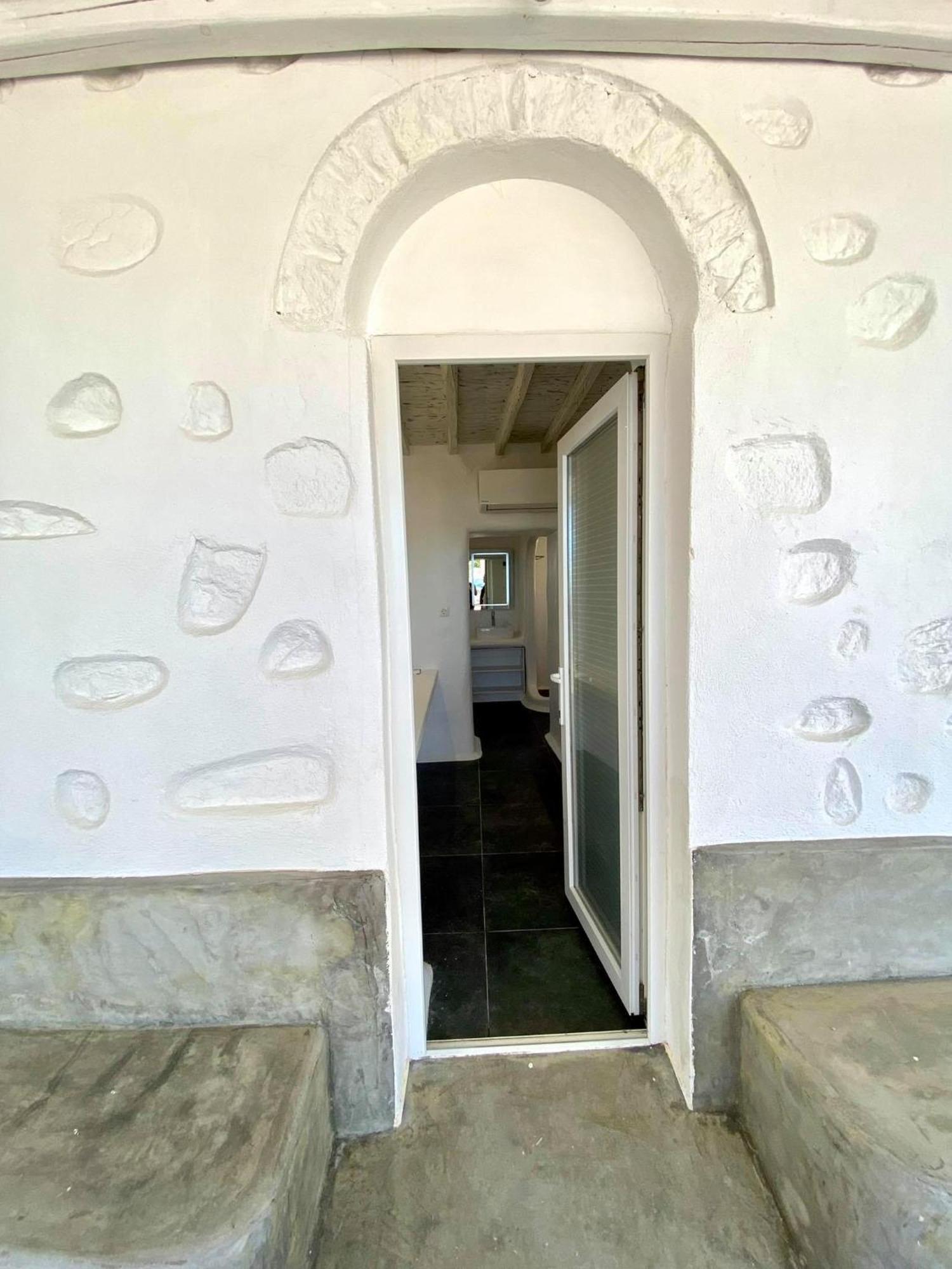 Mykonos Vibes Airport Studios And Apartments Mykonos Town Bagian luar foto