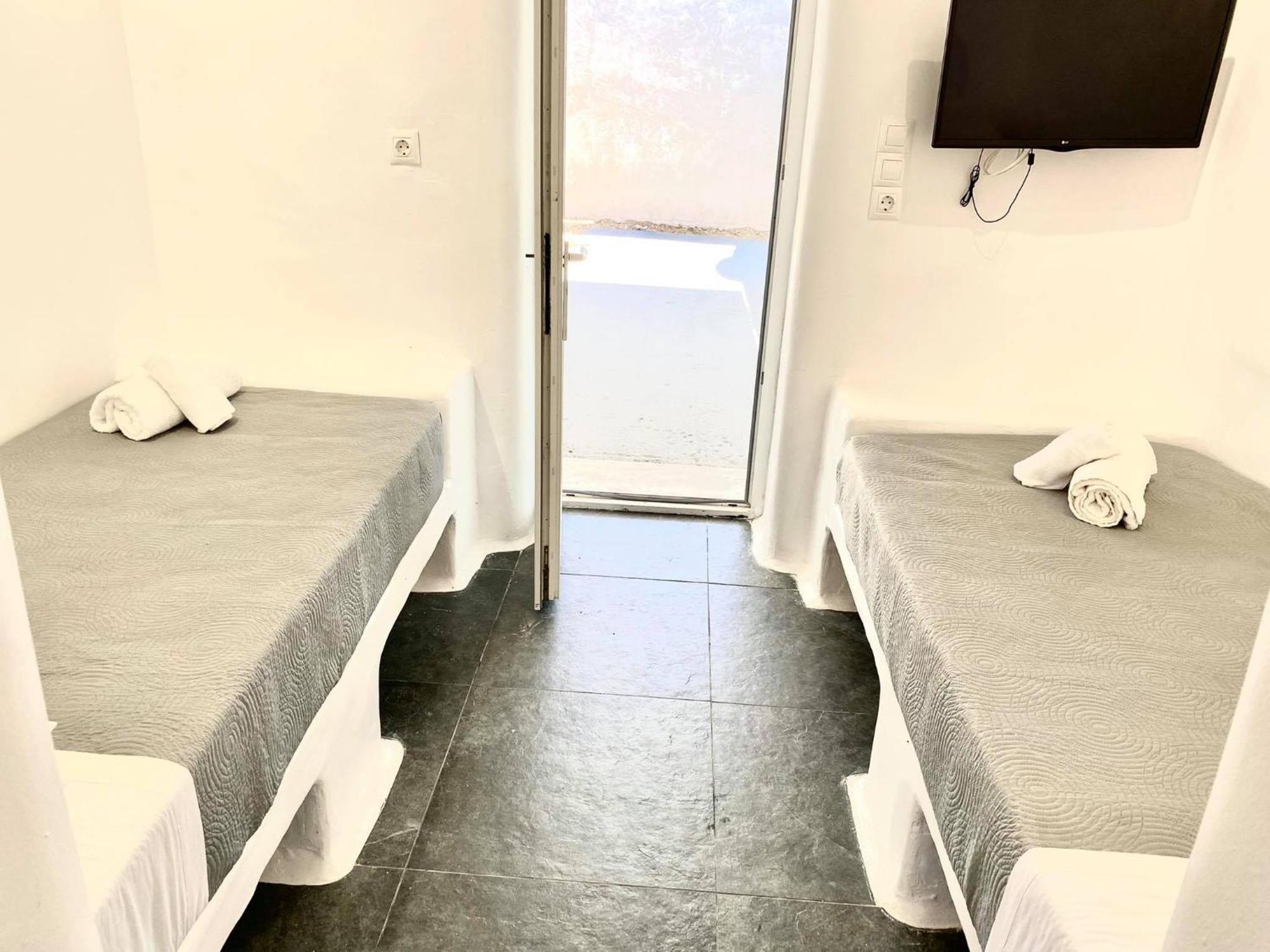 Mykonos Vibes Airport Studios And Apartments Mykonos Town Bagian luar foto