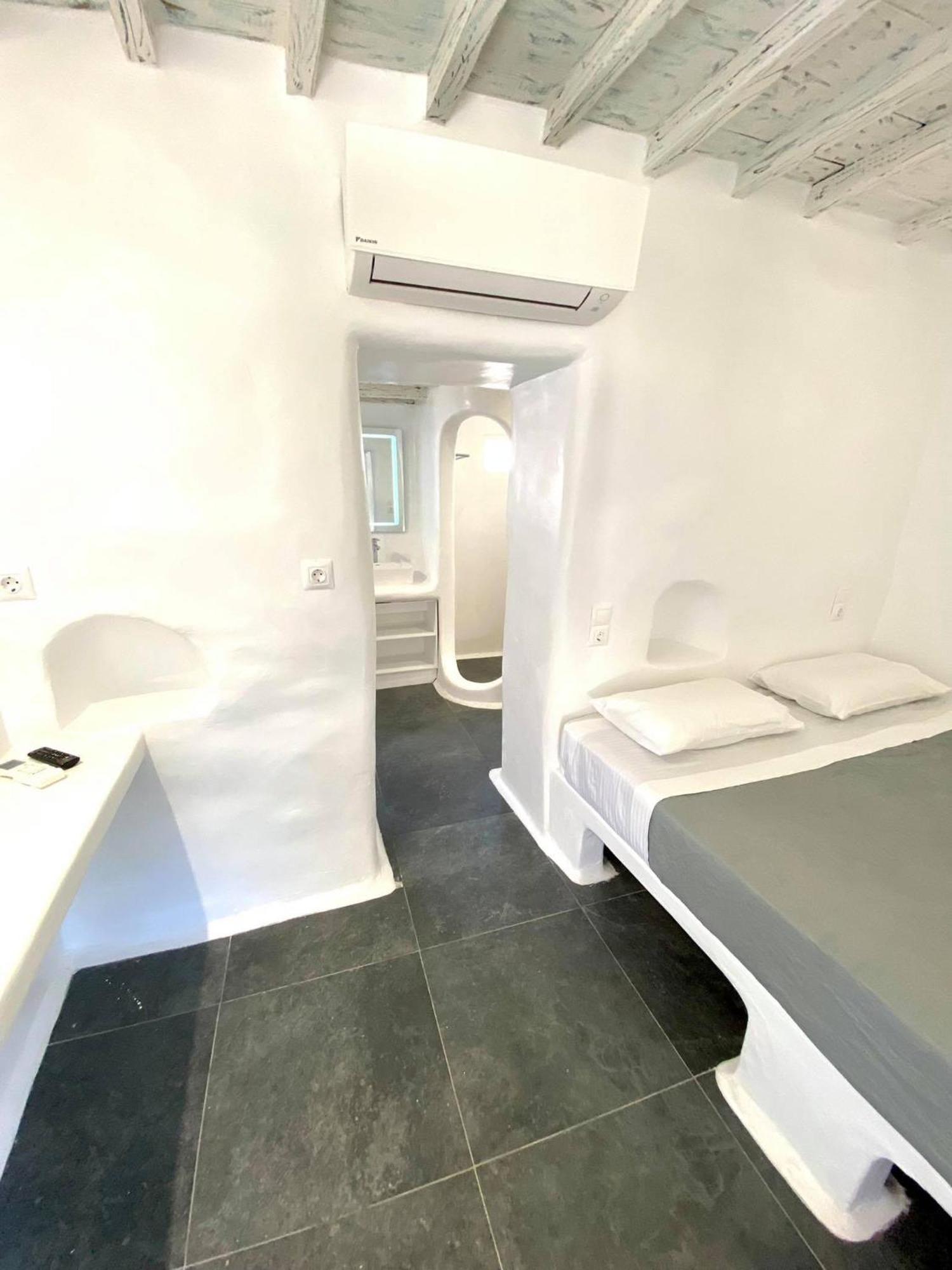 Mykonos Vibes Airport Studios And Apartments Mykonos Town Bagian luar foto